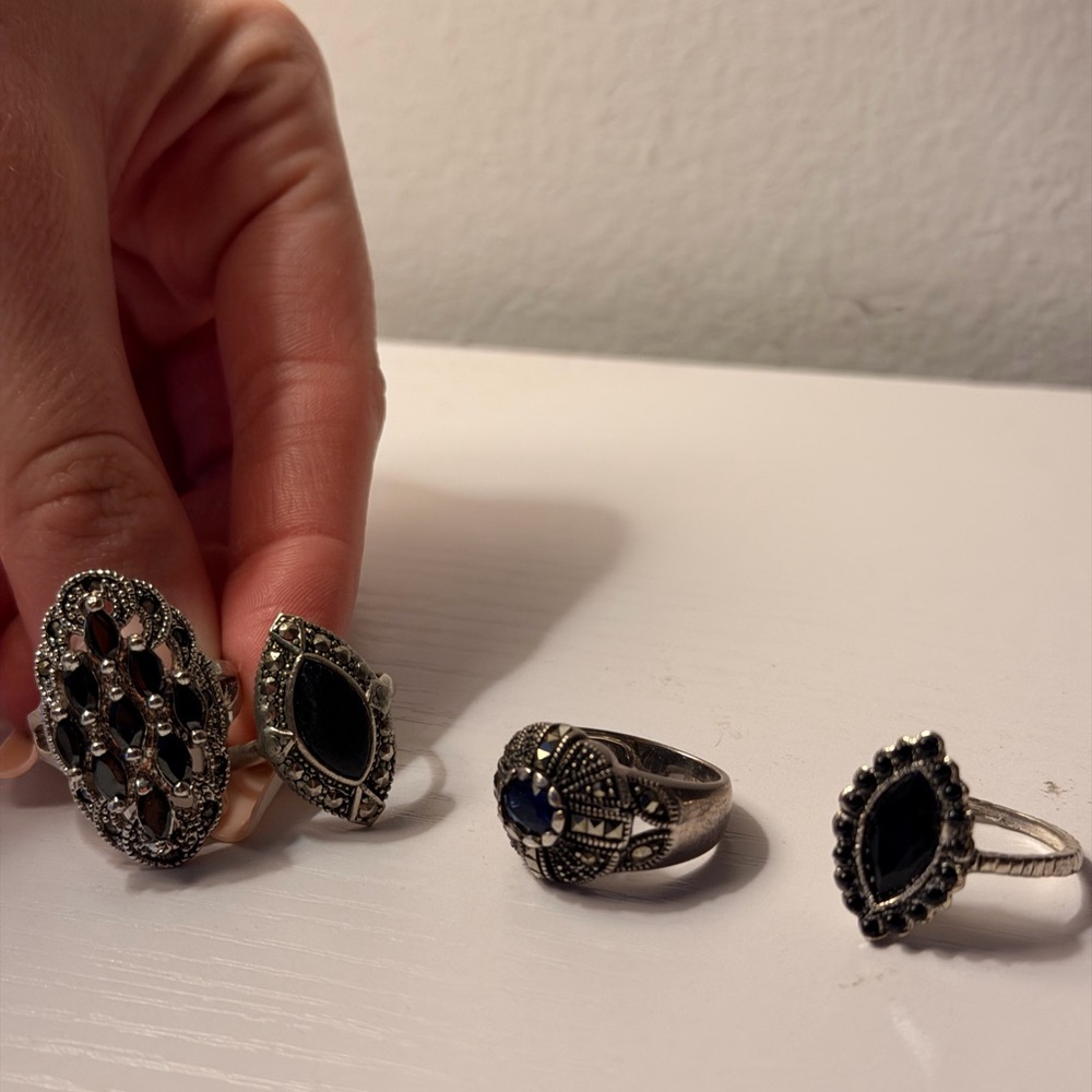 Elegant Silver and Black Women's Ring Set